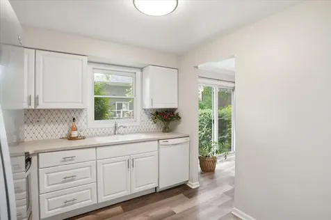 837 Garfield Avenue Libertyville IL 60048