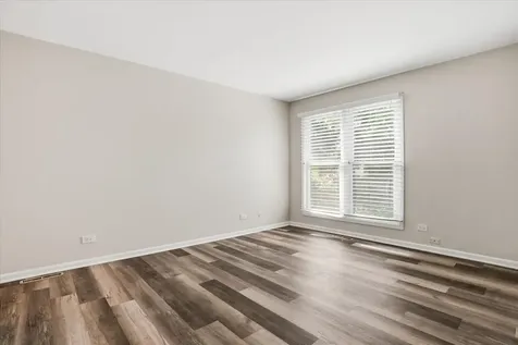 837 Garfield Avenue Libertyville IL 60048