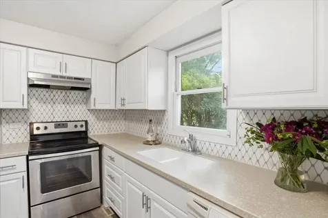 837 Garfield Avenue Libertyville IL 60048