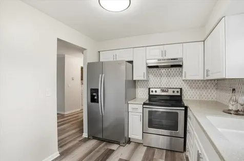 837 Garfield Avenue Libertyville IL 60048