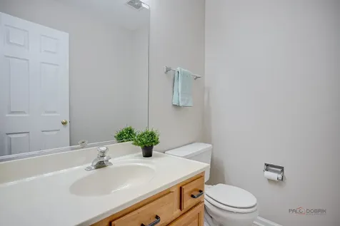 7401 Inglenook Lane Gurnee IL 60031