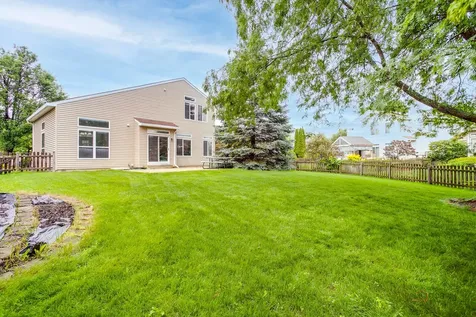 7401 Inglenook Lane Gurnee IL 60031