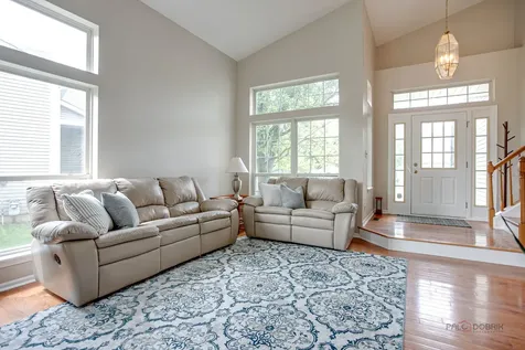 7401 Inglenook Lane Gurnee IL 60031