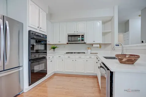 7401 Inglenook Lane Gurnee IL 60031