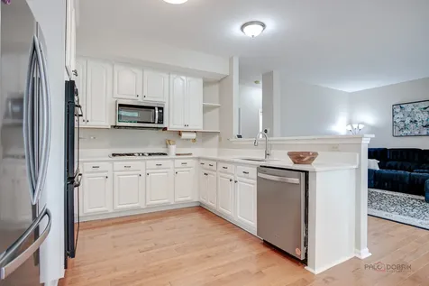 7401 Inglenook Lane Gurnee IL 60031