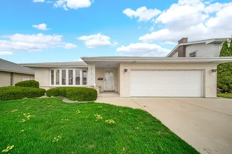 10916 Kingston Street Westchester IL 60154