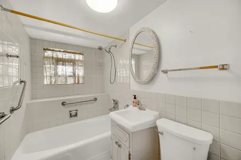10916 Kingston Street Westchester IL 60154