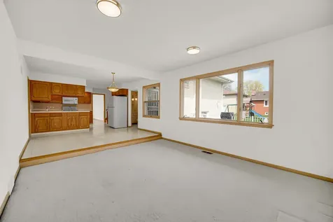 10916 Kingston Street Westchester IL 60154