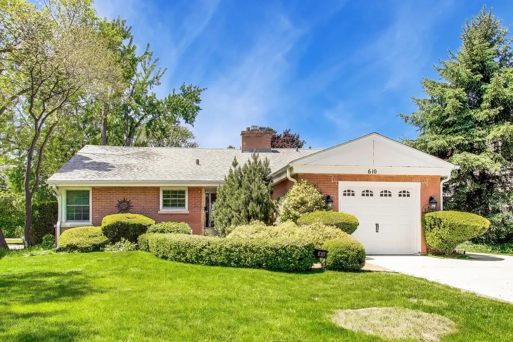 610 South Nawata Avenue Mount Prospect IL 60056