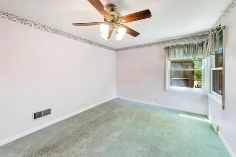 610 South Nawata Avenue Mount Prospect IL 60056