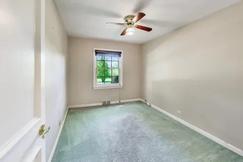 610 South Nawata Avenue Mount Prospect IL 60056