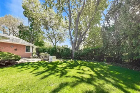610 South Nawata Avenue Mount Prospect IL 60056