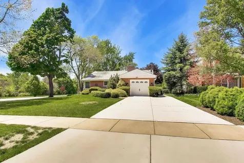 610 South Nawata Avenue Mount Prospect IL 60056