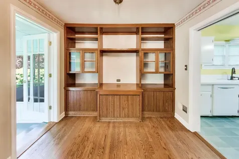 610 South Nawata Avenue Mount Prospect IL 60056