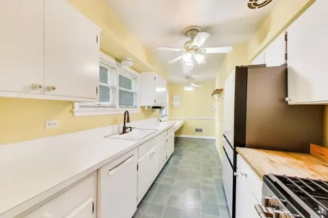 610 South Nawata Avenue Mount Prospect IL 60056