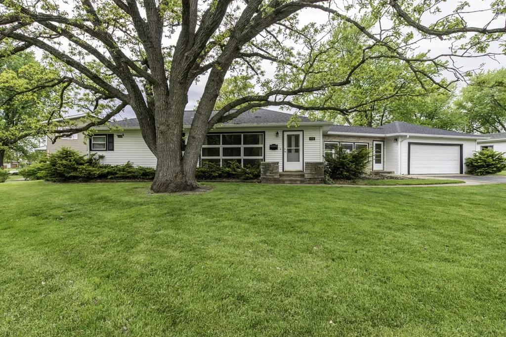 616 Highland Avenue Antioch IL 60002
