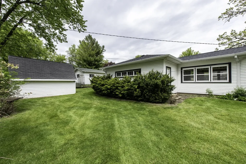 616 Highland Avenue Antioch IL 60002