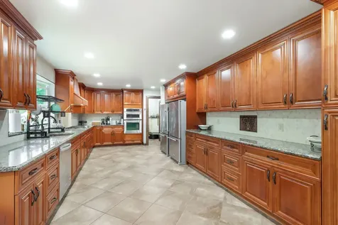 83 South Linden Drive Plano IL 60545