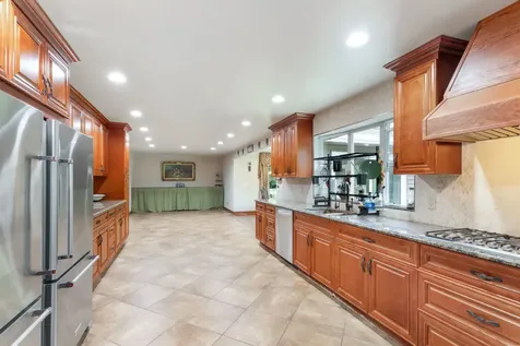 83 South Linden Drive Plano IL 60545