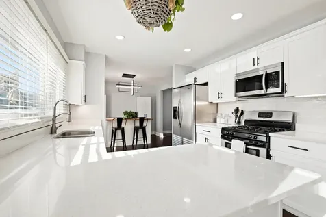 1034 Monterey Court University Park IL 60484