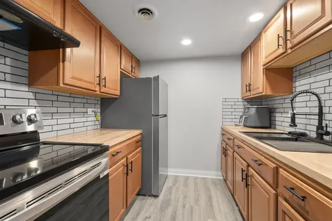3240 North Manor Drive Lansing IL 60438