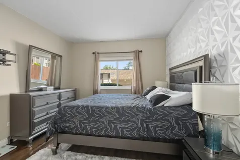 3240 North Manor Drive Lansing IL 60438