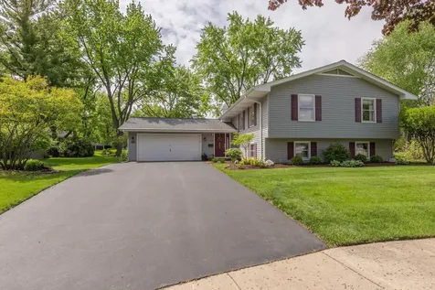 520 South 15th Court St. Charles IL 60174