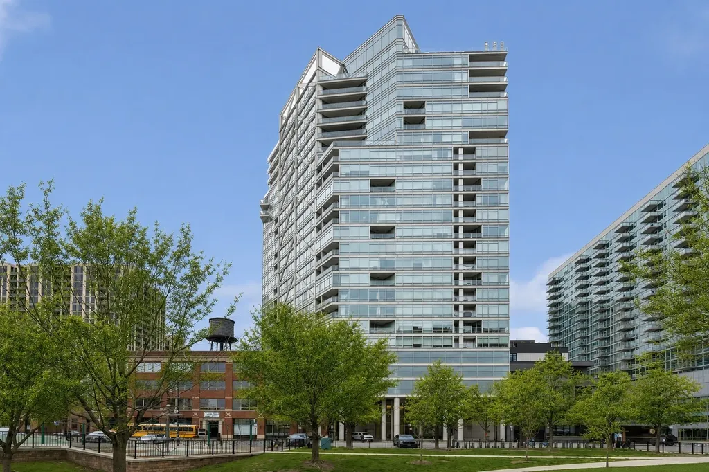 510 West Erie Street Chicago IL 60654