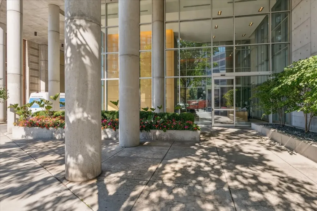 510 West Erie Street Chicago IL 60654