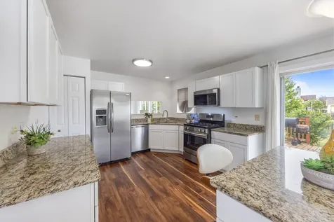 1237 East Greystone Drive Round Lake Beach IL 60073