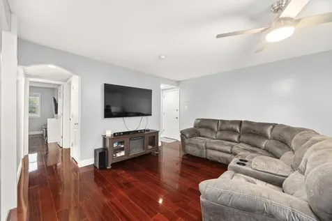 7008 Oconnell Drive Chicago Ridge IL 60415