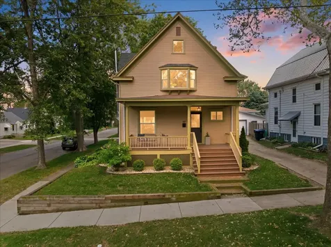 1511 North Lee Street Bloomington IL 61701