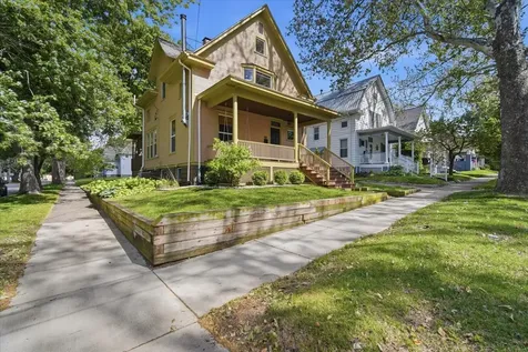 1511 North Lee Street Bloomington IL 61701