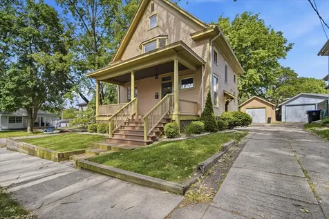 1511 North Lee Street Bloomington IL 61701