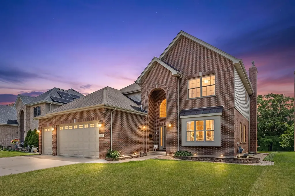 427 West Natoma Avenue Addison IL 60101