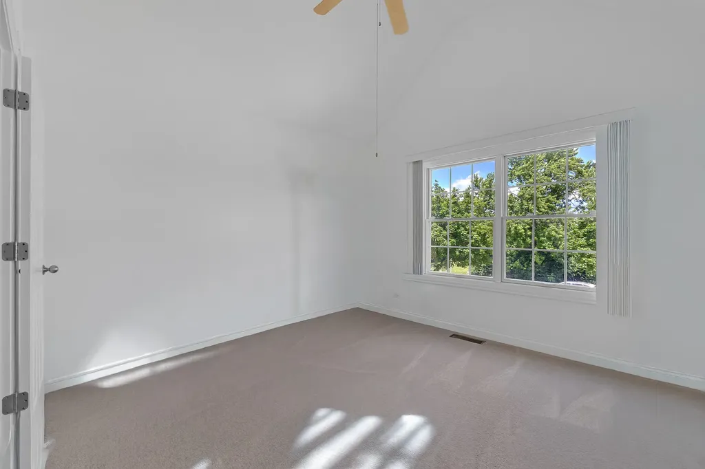 427 West Natoma Avenue Addison IL 60101