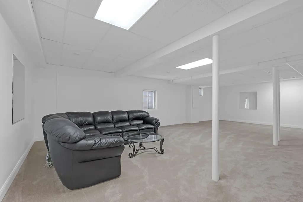 427 West Natoma Avenue Addison IL 60101
