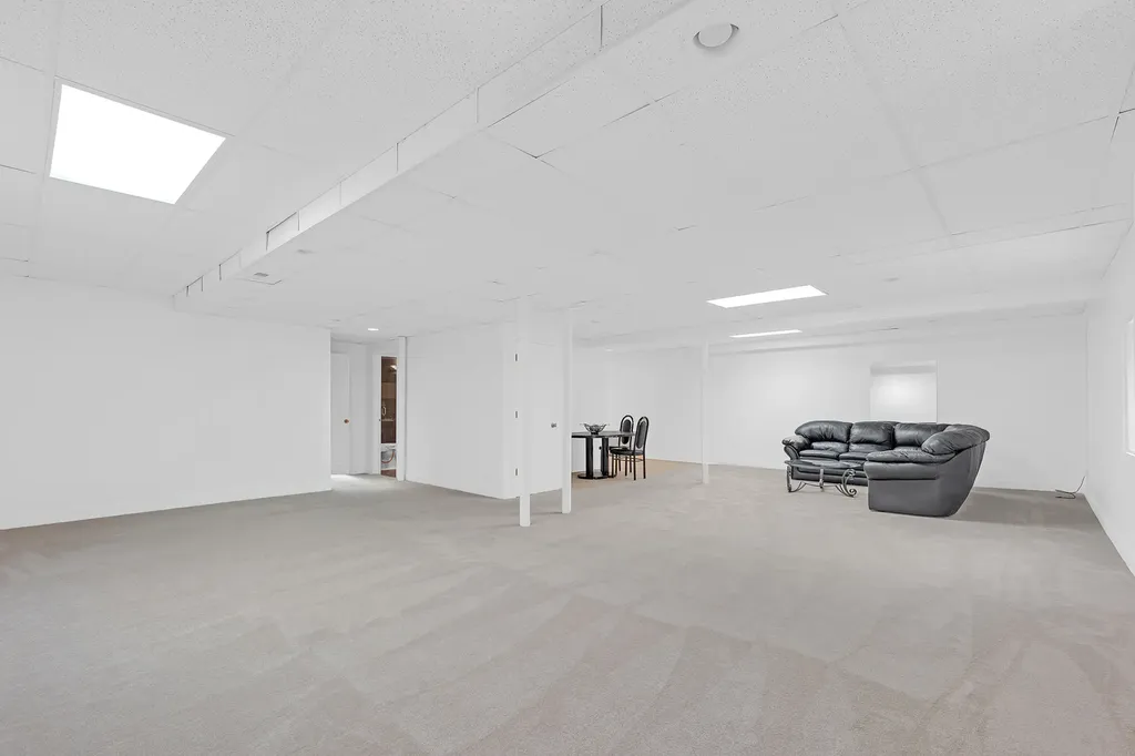 427 West Natoma Avenue Addison IL 60101