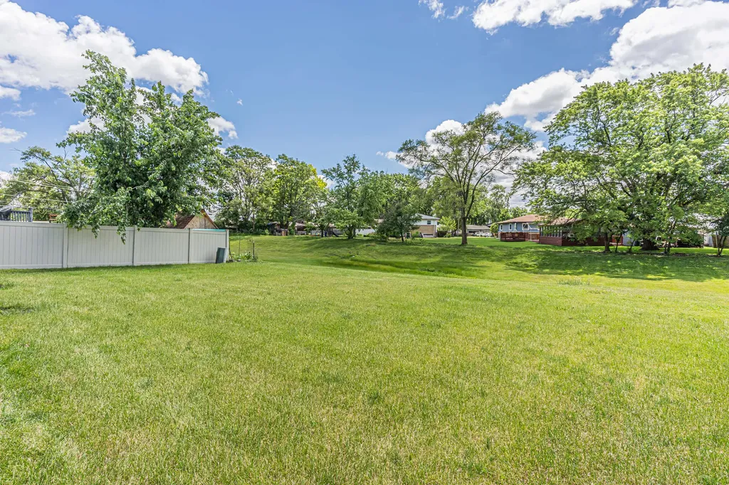 427 West Natoma Avenue Addison IL 60101