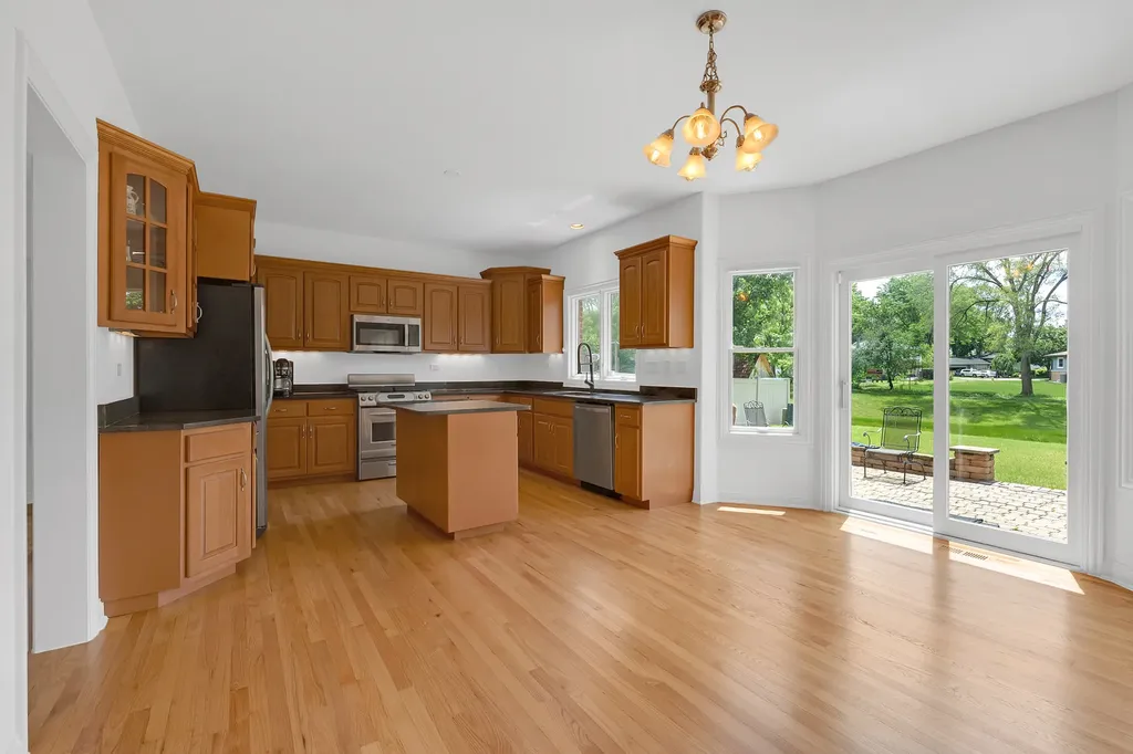 427 West Natoma Avenue Addison IL 60101