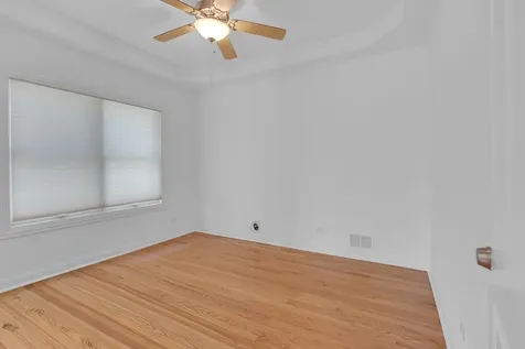 427 West Natoma Avenue Addison IL 60101
