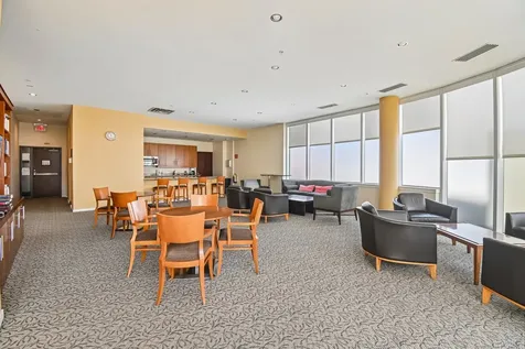 807 Davis Street Evanston IL 60201