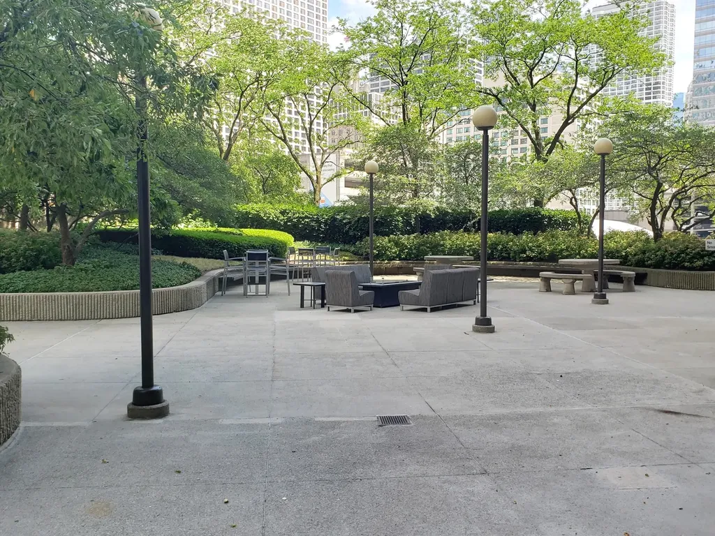 10 East Ontario Street Chicago IL 60611