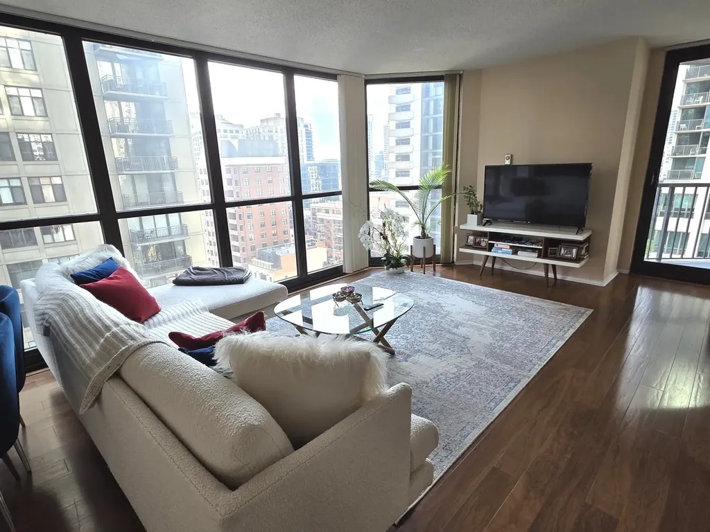 10 East Ontario Street Chicago IL 60611