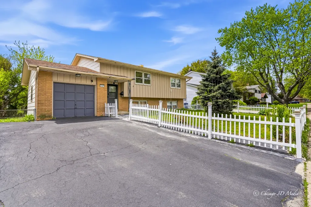 2627 Dana Avenue Waukegan IL 60087