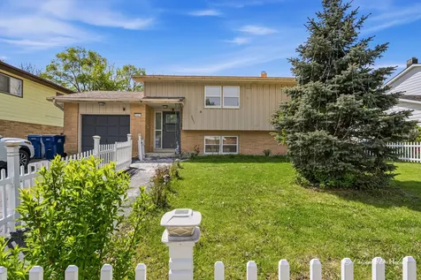 2627 Dana Avenue Waukegan IL 60087