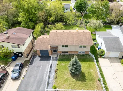 2627 Dana Avenue Waukegan IL 60087