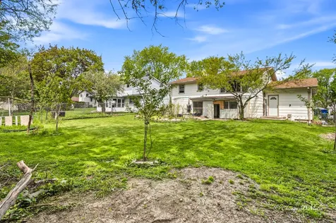 2627 Dana Avenue Waukegan IL 60087