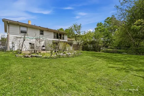 2627 Dana Avenue Waukegan IL 60087