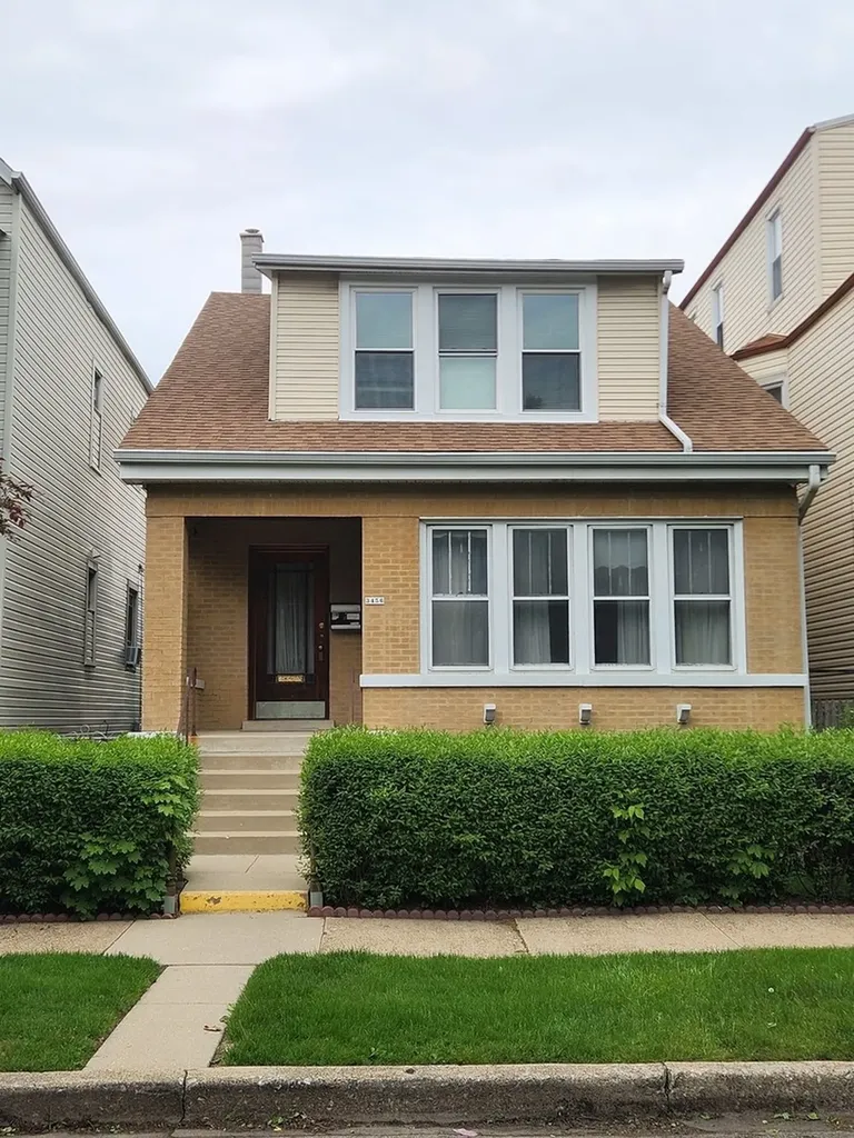 3456 North Whipple Street Chicago IL 60618
